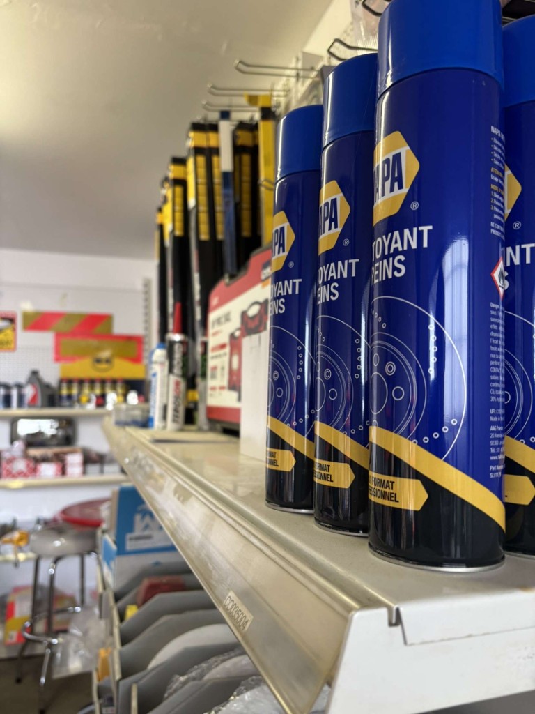 Rayon de pièces détachées en boutique